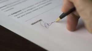 S-Corp vs. LLC: Which One Saves You More on Taxes? (2026 Guide)