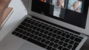 Virtual Accountant vs Local Accountant: Which Does Your Small Business Need?